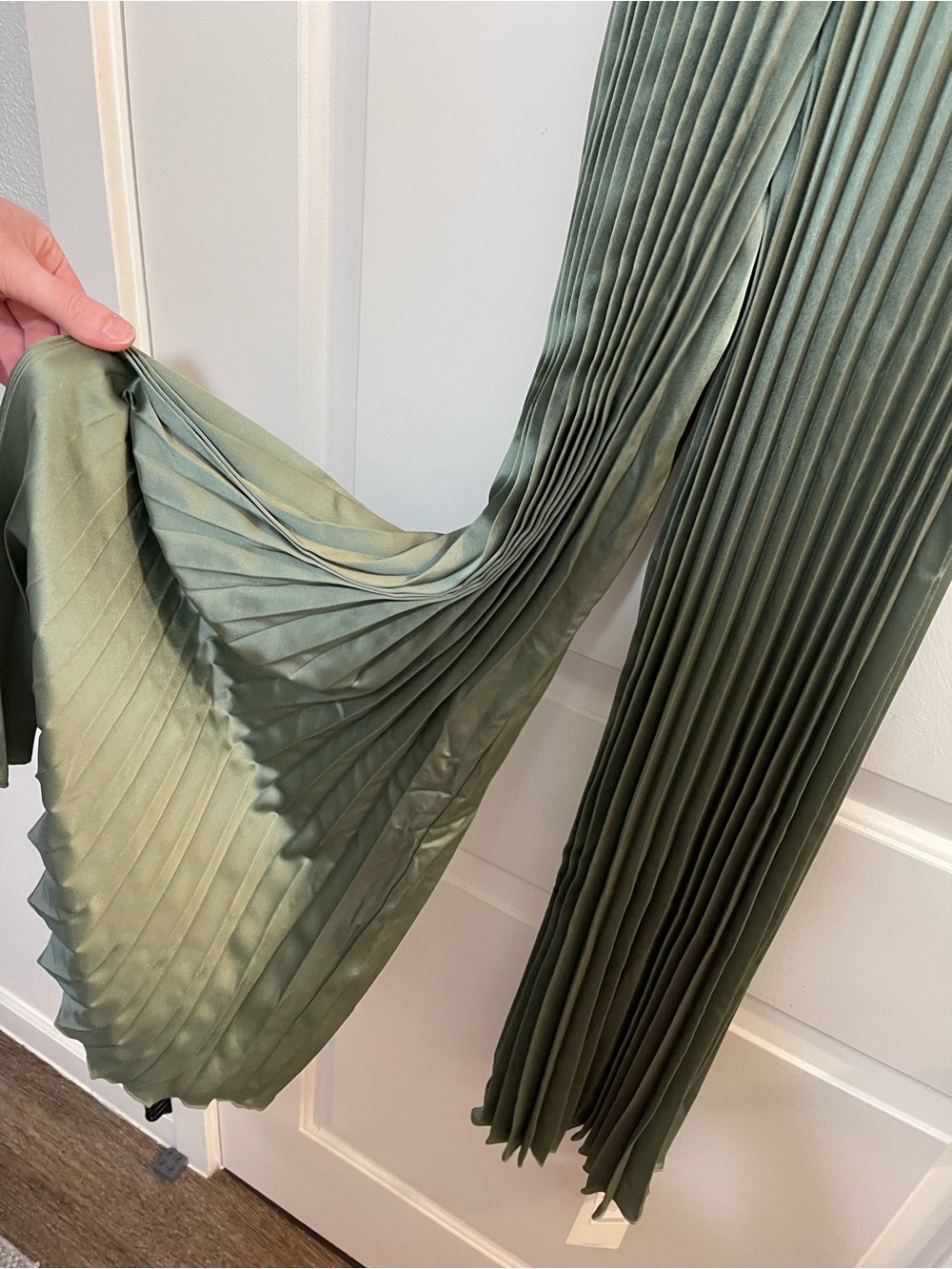 Abercrombie & Fitch Giselle Pleated Jumpsuit - Picture 5 of 8